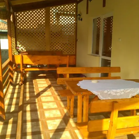 Gasthuis Casa Neluta Haţeg
